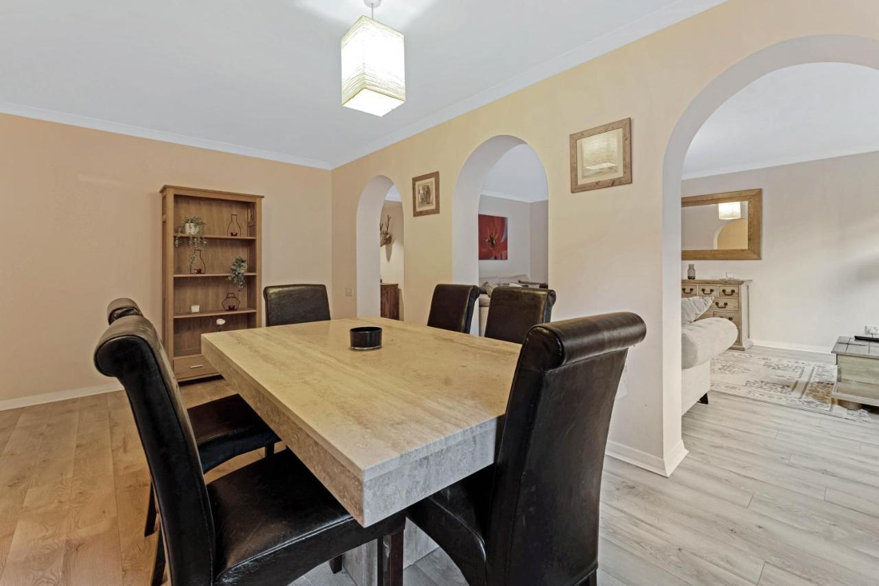 Elegant & Unique Getaway - Spacious 3 Bedroom, 2 Bathroom City Centre Apartment - Free Allocated Parking. Edinburgh Exterior photo