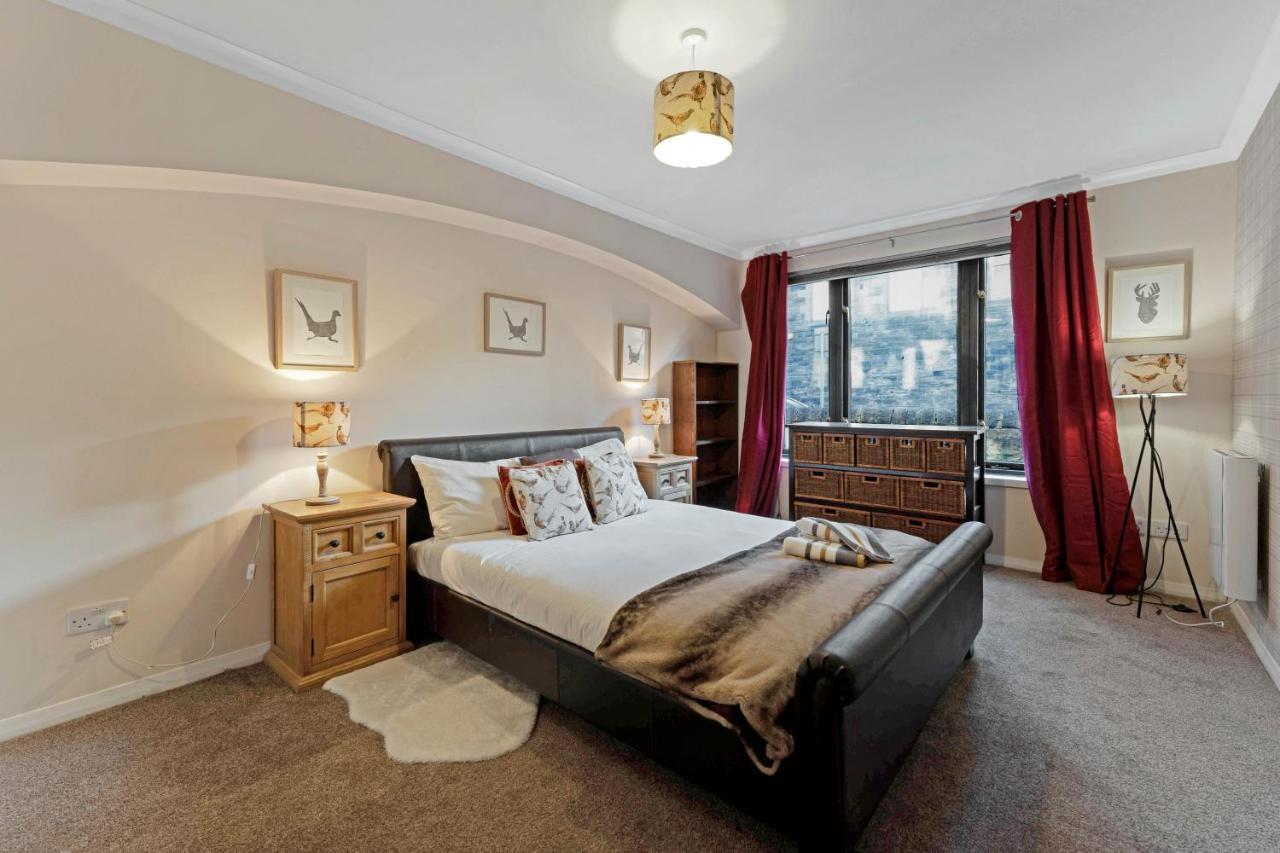 Elegant & Unique Getaway - Spacious 3 Bedroom, 2 Bathroom City Centre Apartment - Free Allocated Parking. Edinburgh Exterior photo