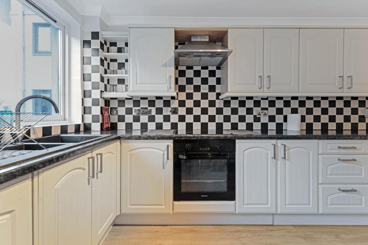 Elegant & Unique Getaway - Spacious 3 Bedroom, 2 Bathroom City Centre Apartment - Free Allocated Parking. Edinburgh Exterior photo