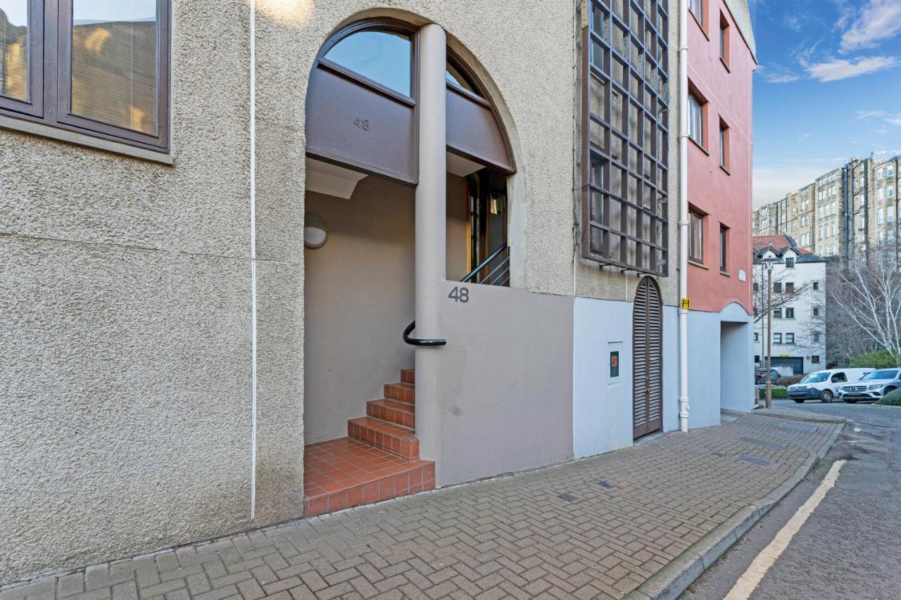 Elegant & Unique Getaway - Spacious 3 Bedroom, 2 Bathroom City Centre Apartment - Free Allocated Parking. Edinburgh Exterior photo